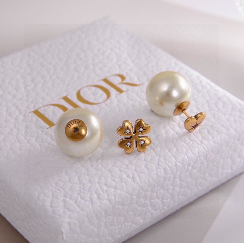 chr1st1an D10r earrings